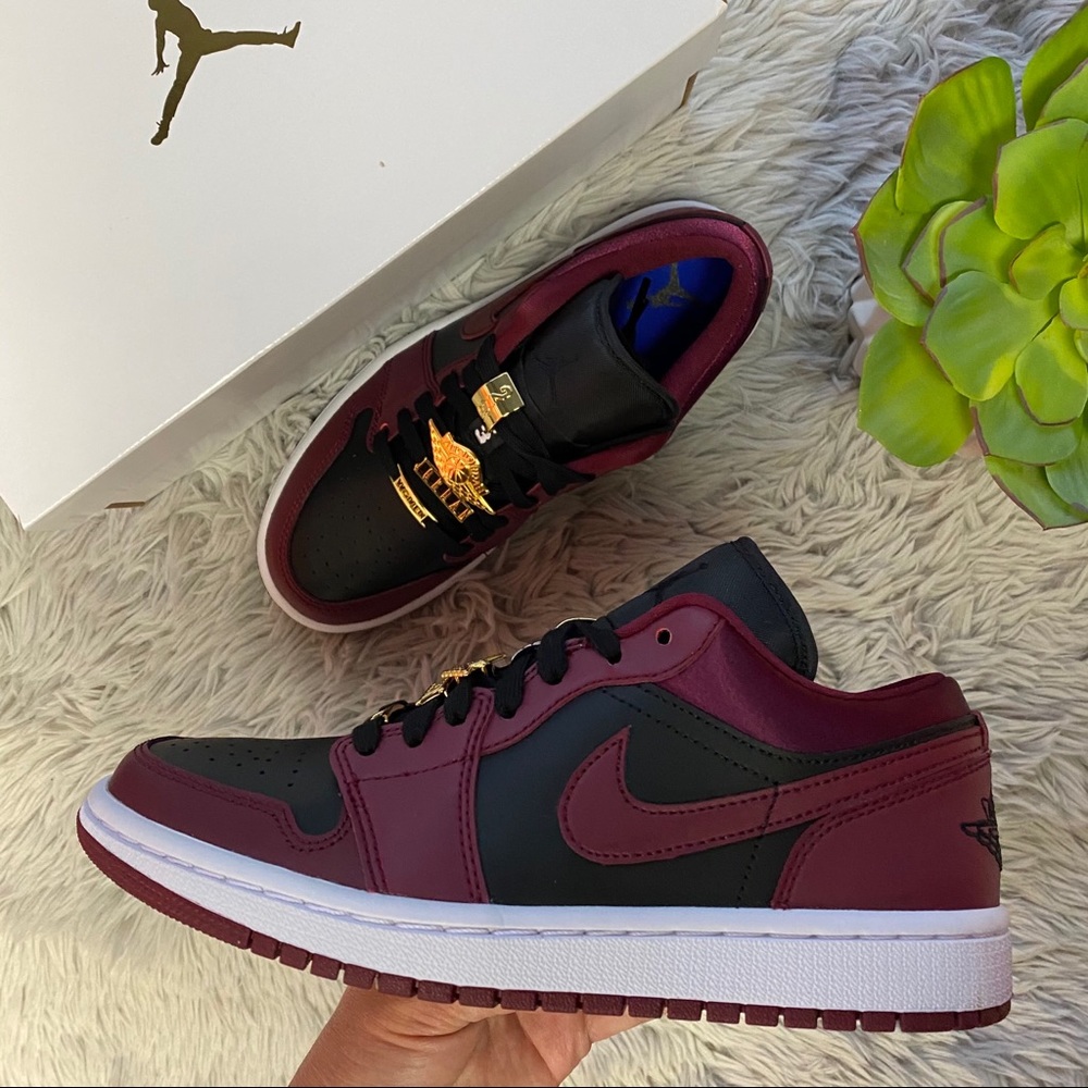 Nike Air Jordan 1 AJ1 Low SE - Picture 8 of 14